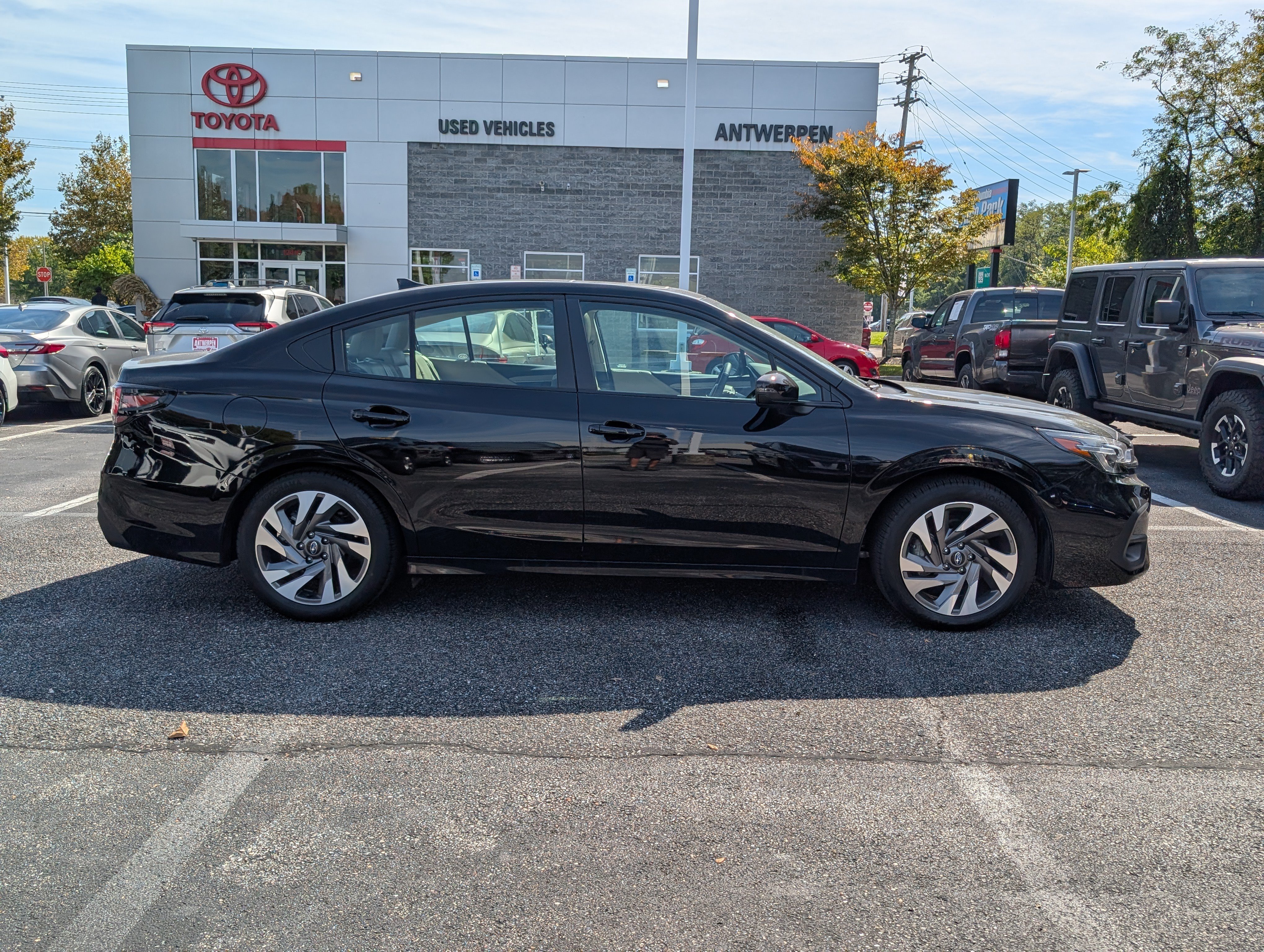 Used 2025 Subaru Legacy Limited AWD/4WD image 2