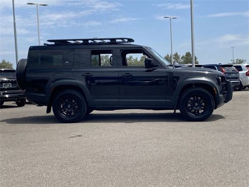 Used 2023 Land Rover Defender 130 SE image 5