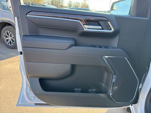 New 2026 GMC Sierra 1500 Elevation image 11