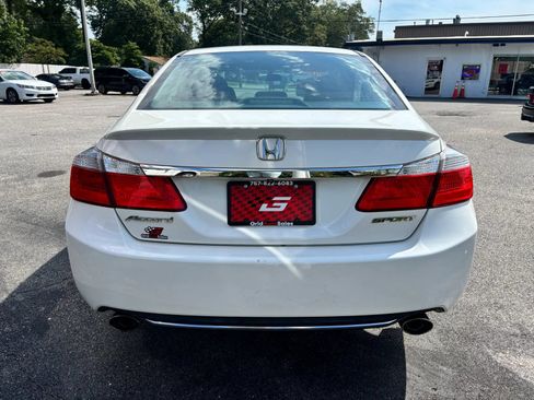 Used 2015 Honda Accord Sport image 4