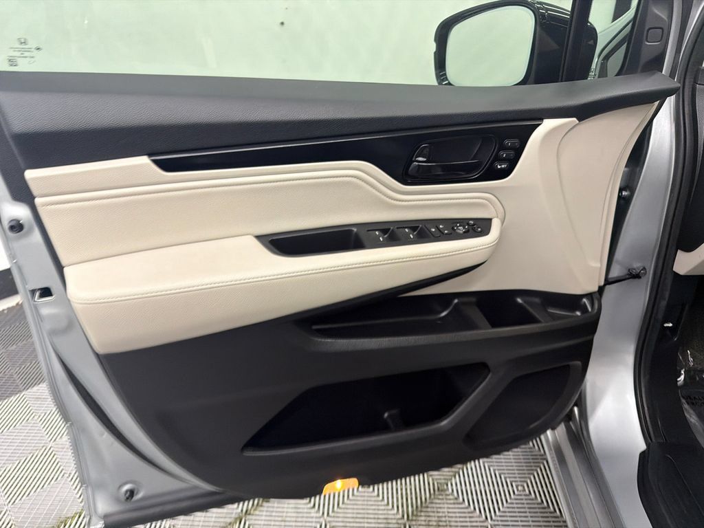 Certified 2025 Honda Odyssey Elite image 11