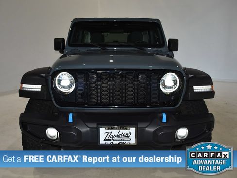 Used 2024 Jeep Wrangler Unlimited AWD/4WD image 2