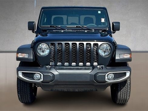 Used 2023 Jeep Gladiator Sport image 3