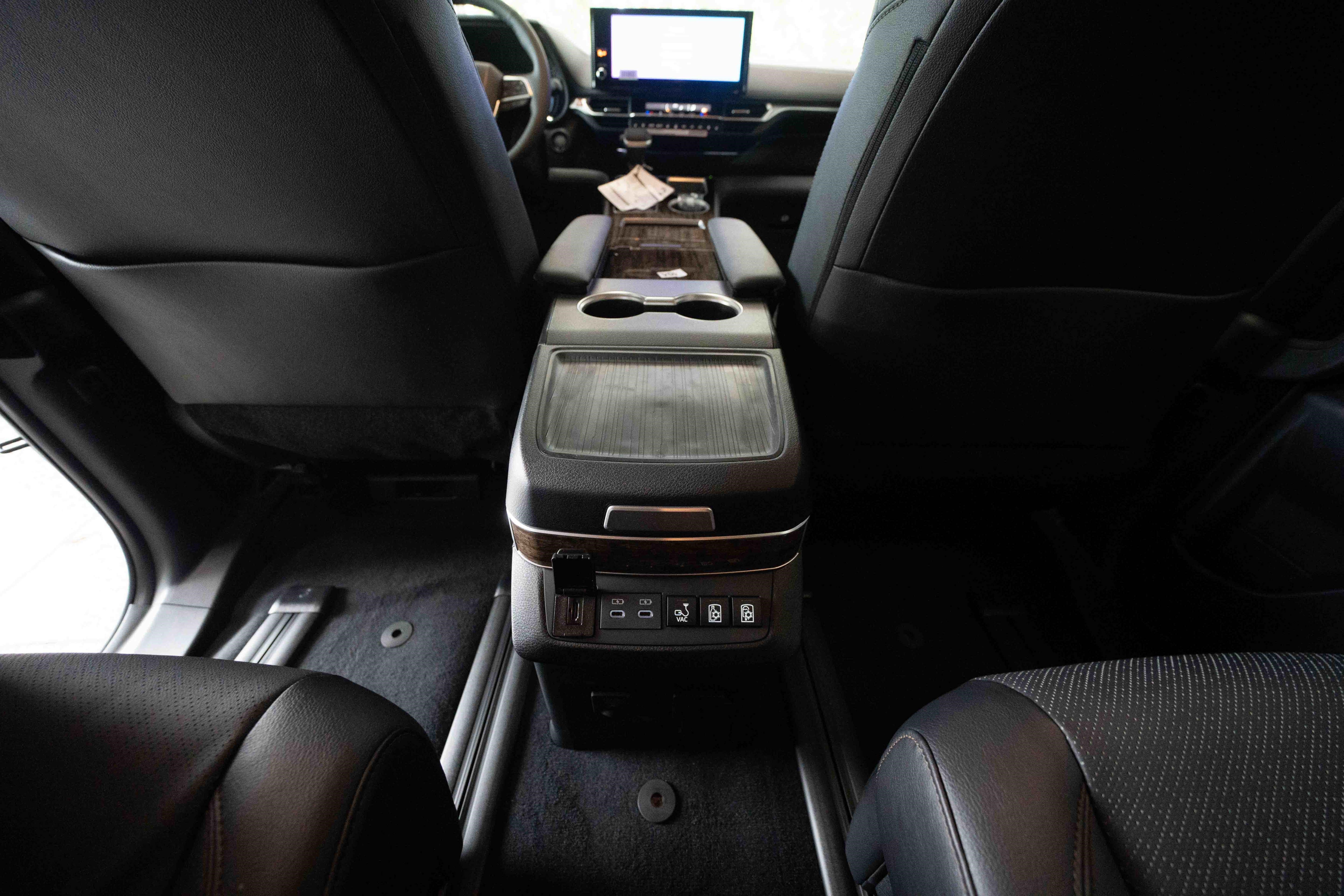 New 2026 Toyota Sienna Platinum AWD/4WD image 22