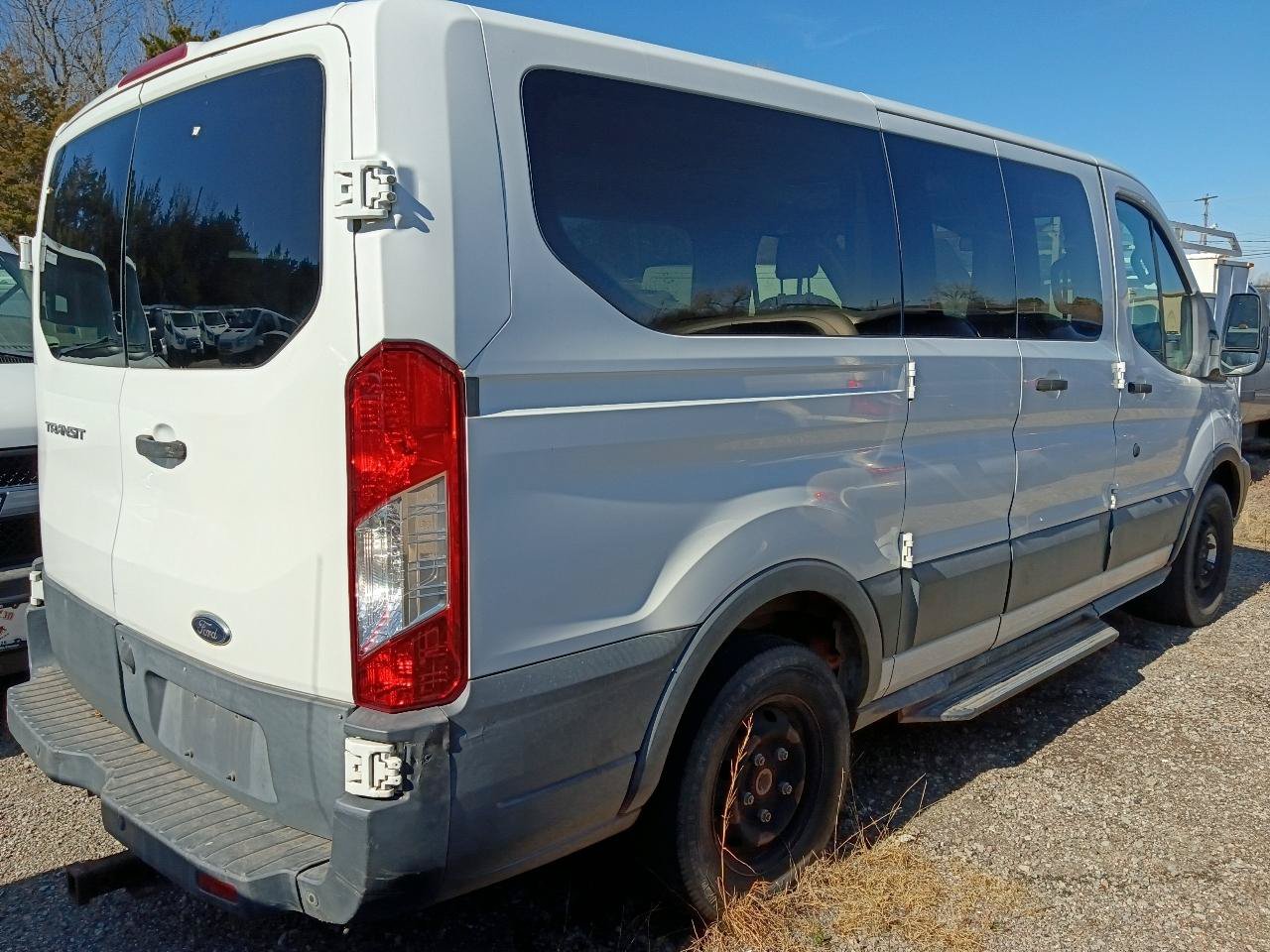 Used 2016 Ford Transit 150 XLT RWD image 4