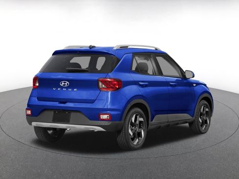 Used 2025 Hyundai Venue SEL FWD image 2