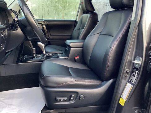 Used 2023 Toyota 4Runner TRD Off-Road Premium w/ Moonroof Package AWD/4WD image 13