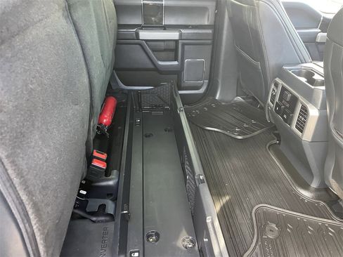 Certified 2022 Ford F450 Platinum w/ FX4 Off-Road Package image 12