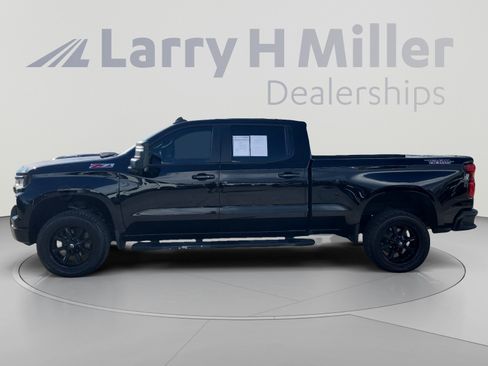 Used 2022 Chevrolet Silverado 1500 LT Trail Boss w/ Convenience Package II AWD/4WD image 2