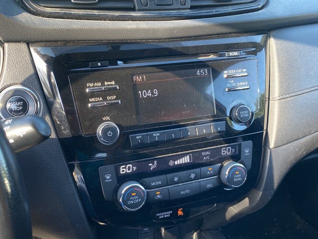 Used 2017 Nissan Rogue SV AWD/4WD image 17