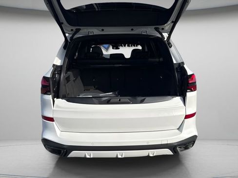 New 2026 BMW X5 xDrive40i w/ M Sport Package image 28