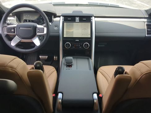 New 2026 Land Rover Discovery Limited Edition AWD/4WD image 16