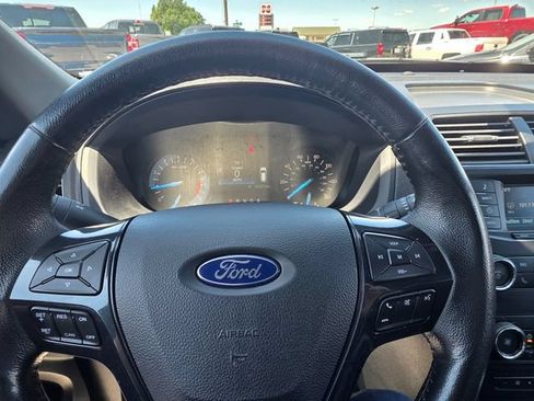 Used 2018 Ford Explorer XLT AWD/4WD image 14