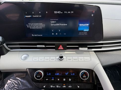 Used 2024 Hyundai Elantra Limited FWD image 19