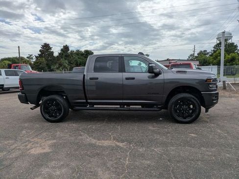Used 2025 RAM 2500 Big Horn AWD/4WD image 3