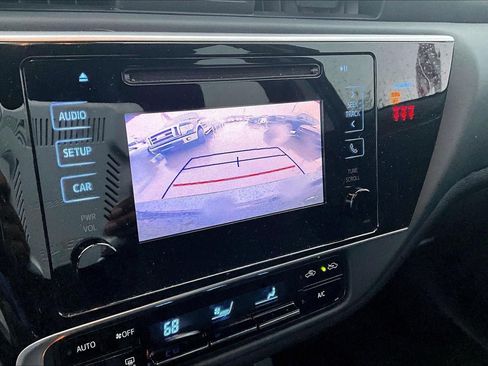 Used 2019 Toyota Corolla LE image 17