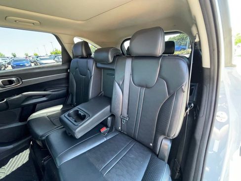 Used 2025 Kia Sorento S w/ Panoramic Sunroof Package FWD image 24