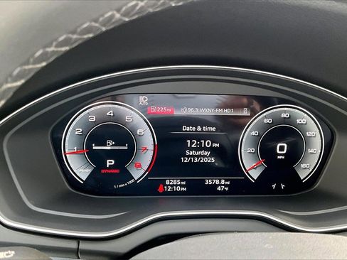 Used 2025 Audi Q5 2.0T Premium w/ Convenience Plus Package image 13