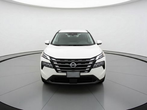 Used 2025 Nissan Rogue SV FWD image 2