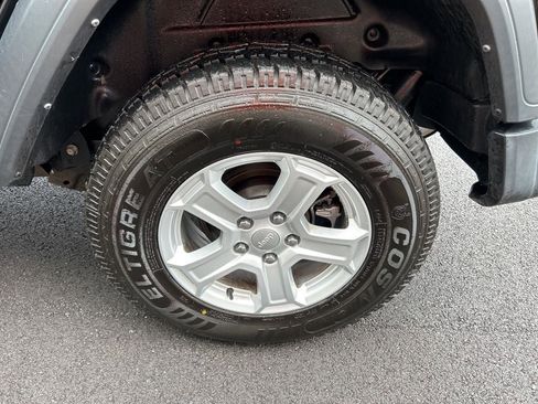 Used 2022 Jeep Wrangler Unlimited Sport image 22