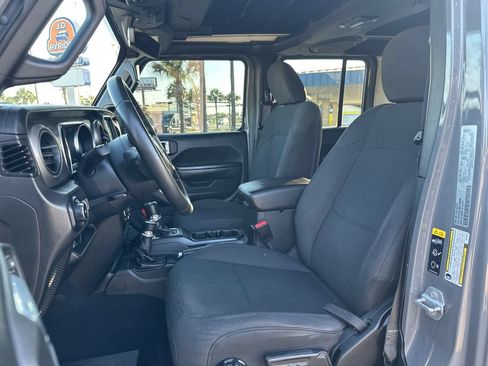 Used 2022 Jeep Wrangler Unlimited Sport w/ Sun And Sound Package AWD/4WD image 11