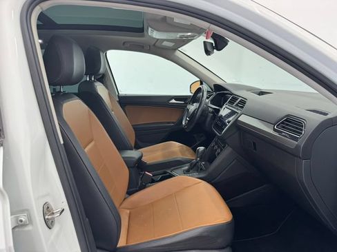Used 2019 Volkswagen Tiguan SEL FWD image 16
