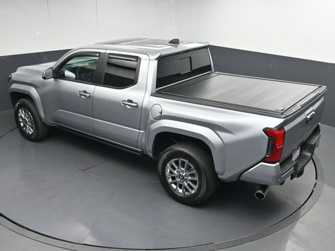 Used 2024 Toyota Tacoma Limited image 33
