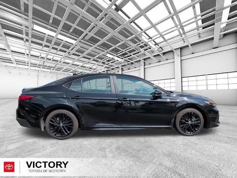 Used 2025 Toyota Camry SE w/ Convenience Package AWD/4WD image 2