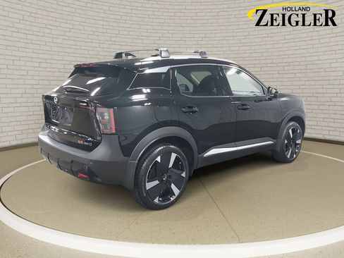 New 2026 Nissan Kicks SR w/ Cold Weather Package image 5