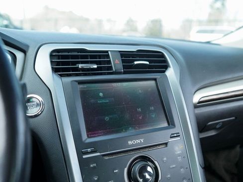 Used 2016 Ford Fusion SE w/ Equipment Group 202A image 24