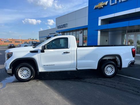 Used 2024 GMC Sierra 1500 Pro w/ Pro Value Package AWD/4WD image 2