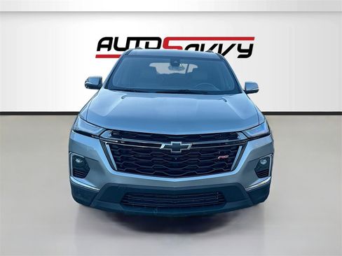 Used 2023 Chevrolet Traverse RS image 2