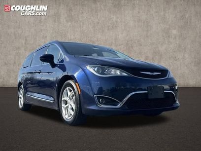 Used 2018 Chrysler Pacifica Touring-L Plus w/ Tire & Wheel Group