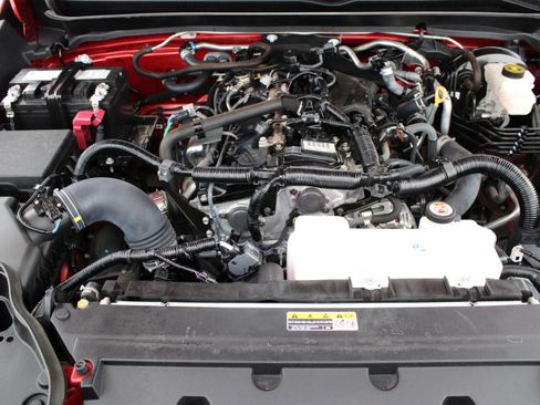 Used 2024 Toyota Tacoma SR5 AWD/4WD image 37