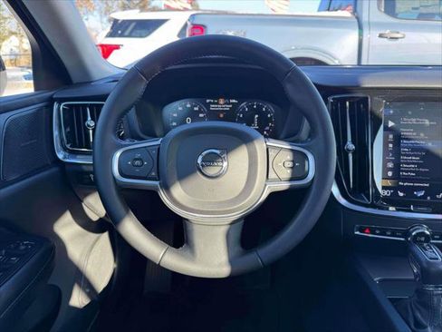 Used 2019 Volvo S60 T6 Momentum w/ Multimedia Package image 20