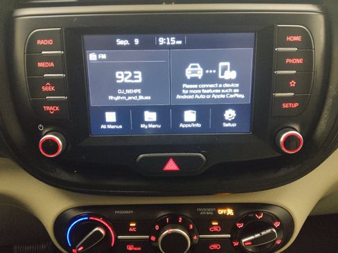 Used 2020 Kia Soul LX FWD image 25