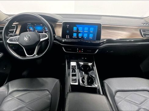 Used 2024 Volkswagen Atlas SE AWD/4WD image 15