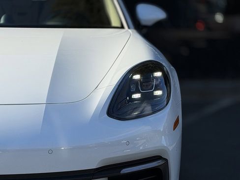 Used 2020 Porsche Panamera image 5