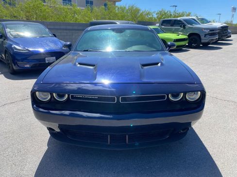 Used 2017 Dodge Challenger SXT RWD image 2
