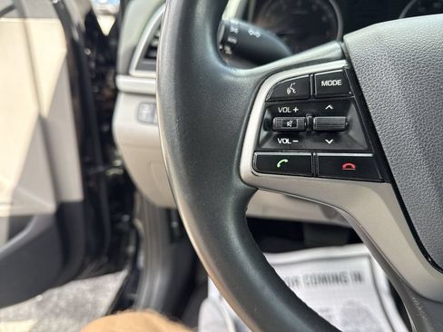 Used 2017 Hyundai Elantra Limited w/ Limited Tech Package 04 FWD image 20