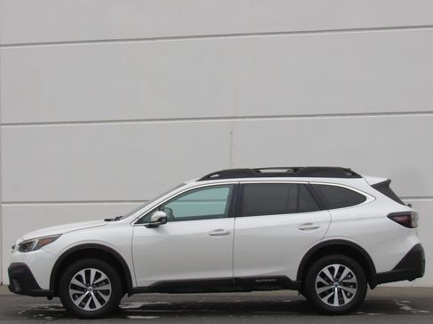 Used 2020 Subaru Outback Premium AWD/4WD image 4