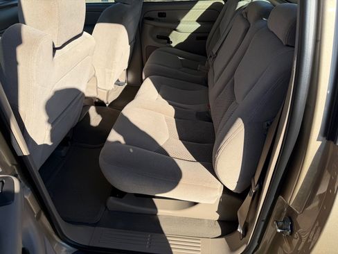 Used 2005 Chevrolet Avalanche LS w/ Onstar Plus Package image 12