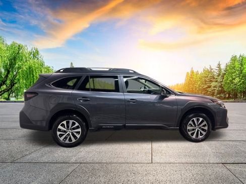 Certified 2025 Subaru Outback Premium image 3