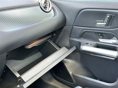 Certified 2025 Mercedes-Benz GLA 250 4MATIC image 33