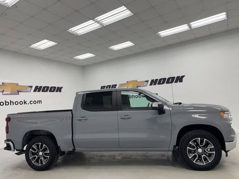 Used 2024 Chevrolet Silverado 1500 LT AWD/4WD image 4