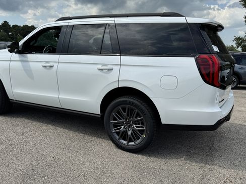 New 2027 Ford Expedition Platinum w/ Stealth Appearance Package AWD/4WD image 5