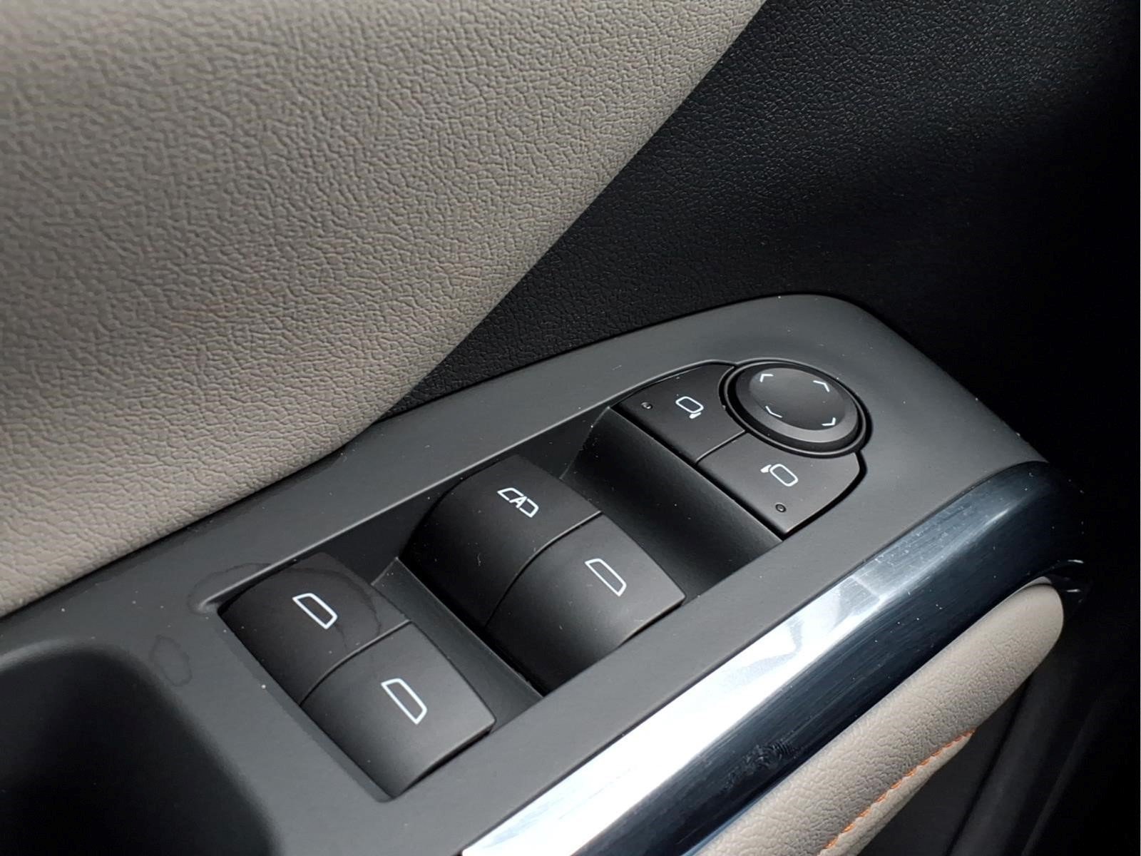 Used 2026 Chevrolet Traverse LT w/ Driver Confidence Package FWD image 19