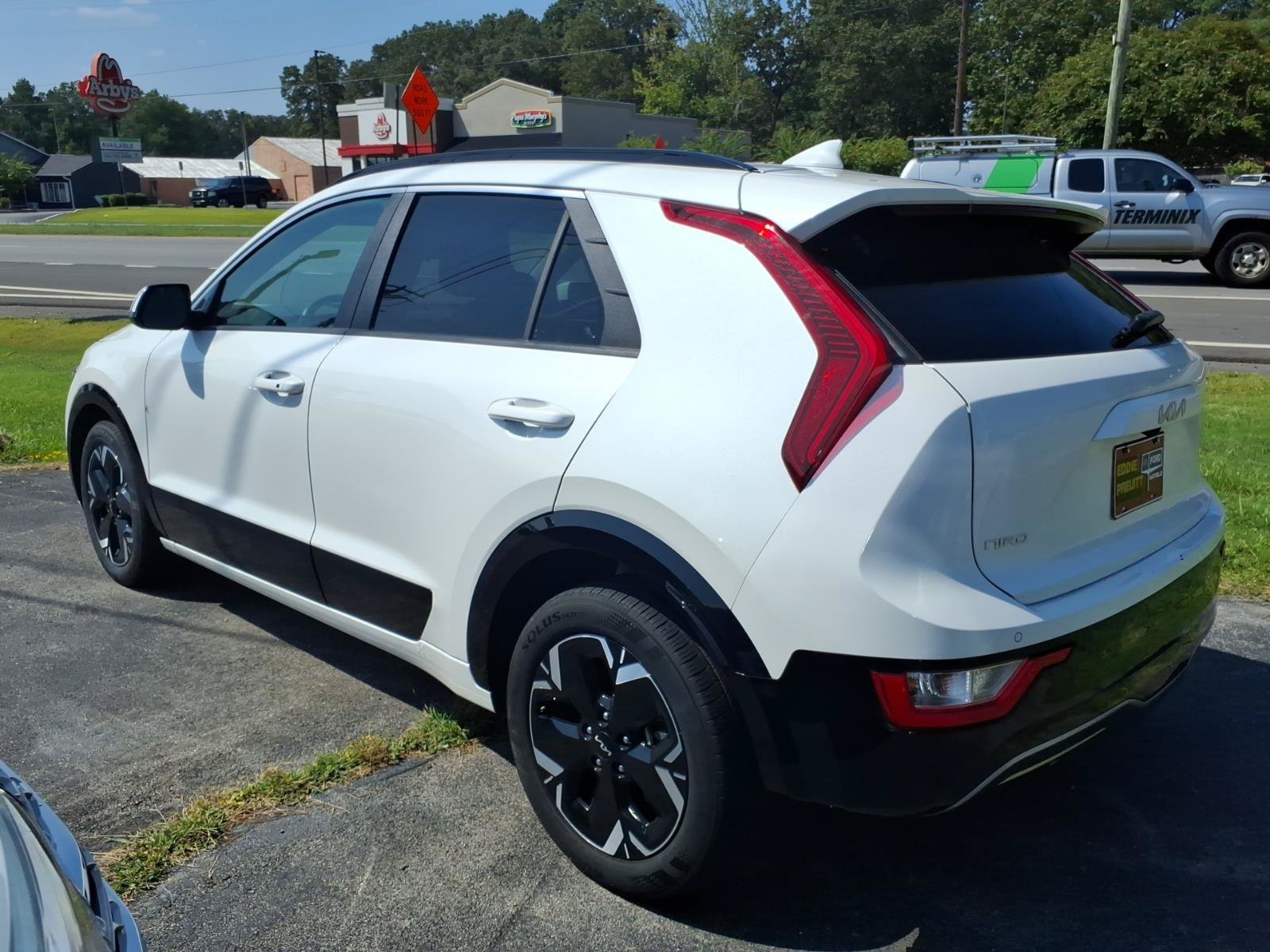 Used 2024 Kia Niro Wind FWD image 3