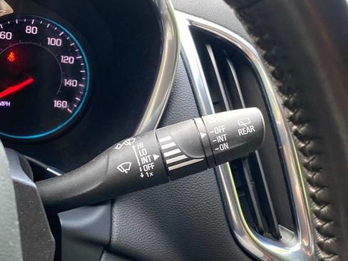 Used 2021 Chevrolet Equinox LT FWD image 23