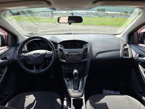 Used 2018 Ford Focus SE FWD image 17